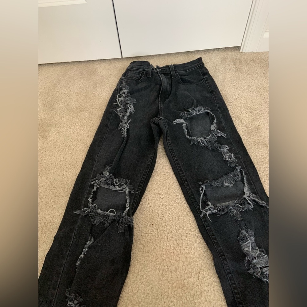 Jeans with holes